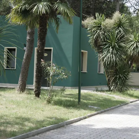 Villaggio Mithos פארק נופש 3*